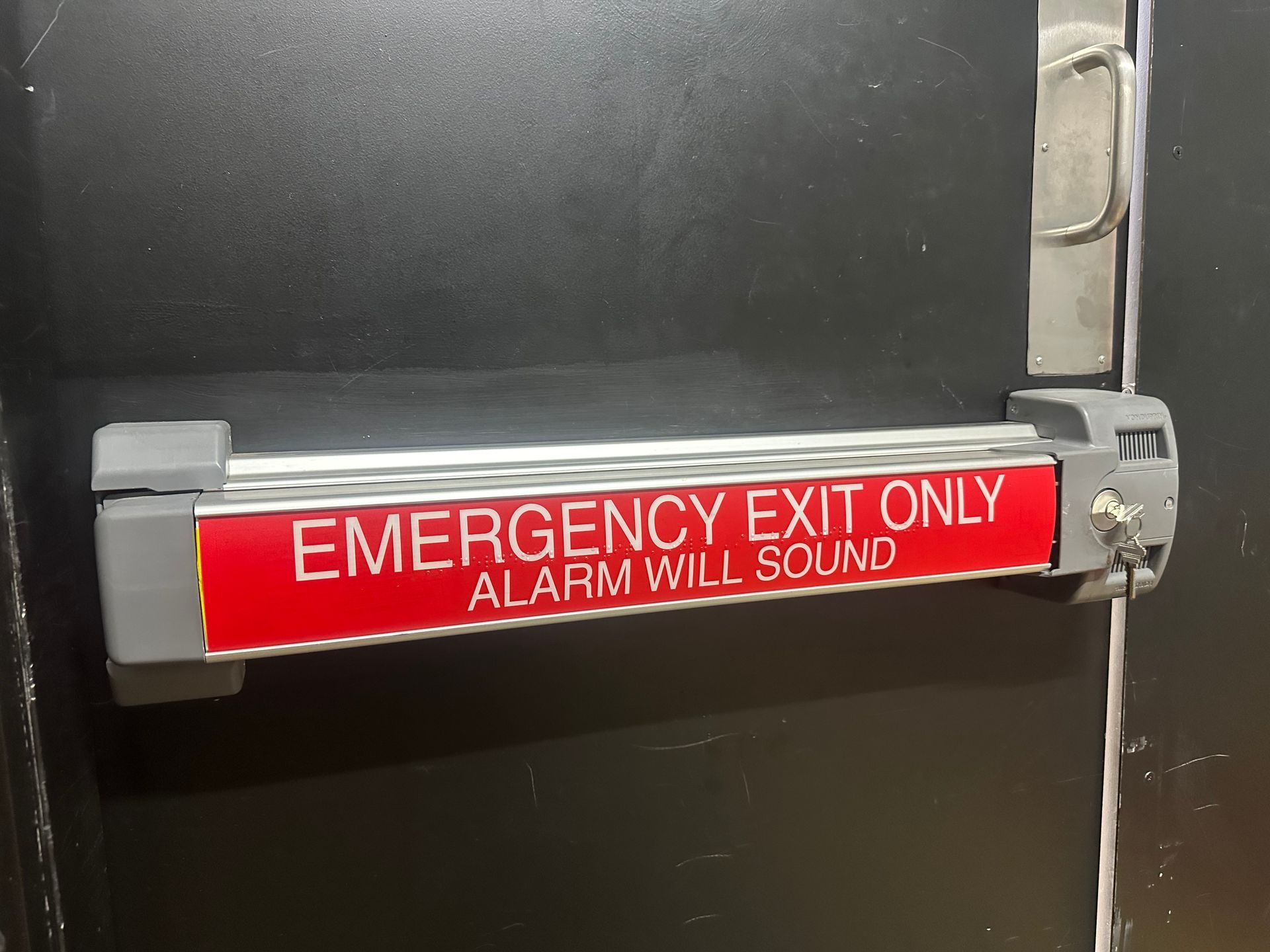emergency exit device