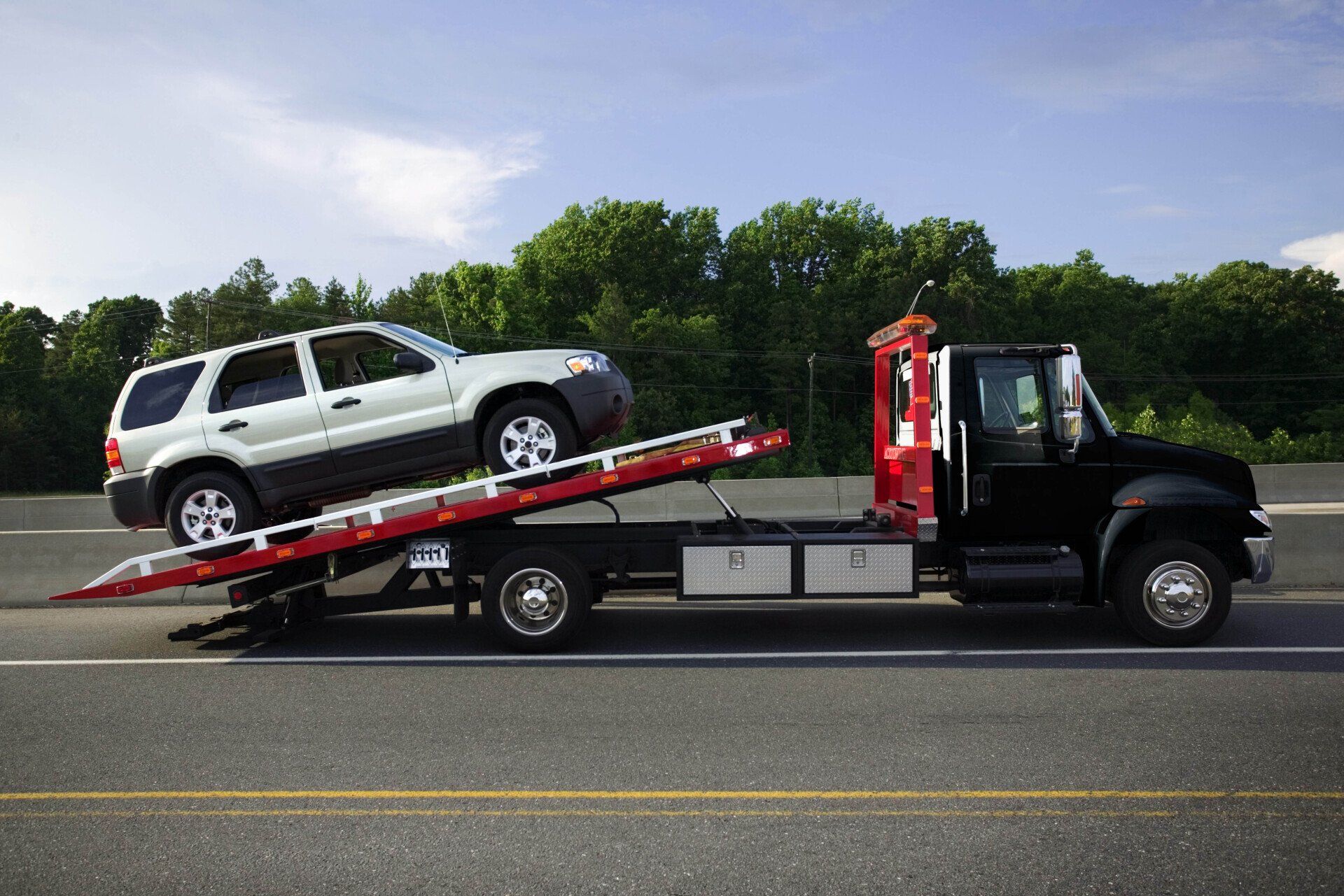 24 hour tow truck service