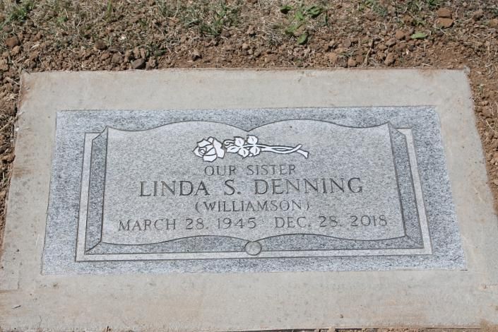 Memorial plaque for Linda S. Denning Williamson, dated March 28, 1946–Dec. 7, 2015.