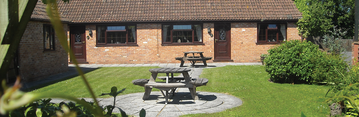 Holiday cottage with garden near burnham-on-sea