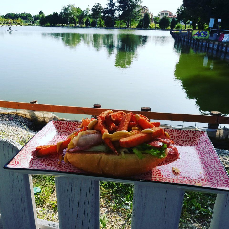 Hot dog vista lago