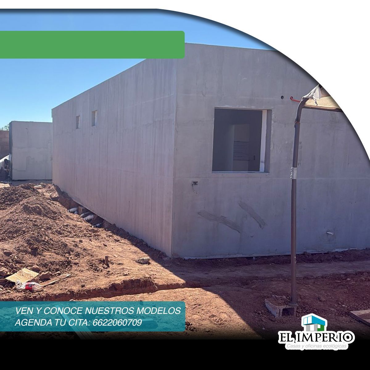 Edificio de concreto en construcción con forma rectangular; tierra marrón; logotipo 