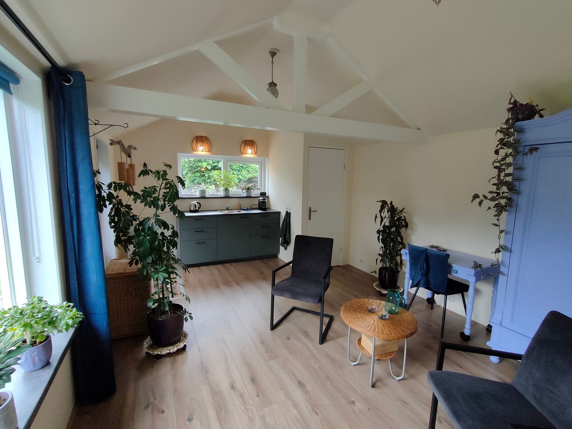 Praktijklocatie, praktijkruimte van Golden flow. Praktijk voor holistisch gezond Zijn en leven van prana. Met ademcoaching, holistische coaching en meer.