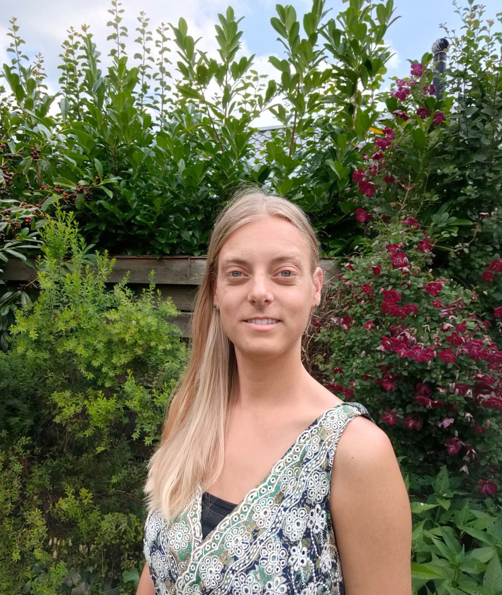 Jyoti-Ilse van der Meij.
Bezielster en eigenaar van Praktijk Golden Flow. De praktijk voor holistisch gezond Zijn en leven van prana.