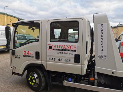 Emergency towing and breakdown service in London by Advance Vehicle Recovery