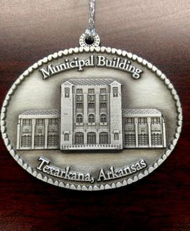 Ornament depicting the Texarkana, Arkansas Municipal Building.