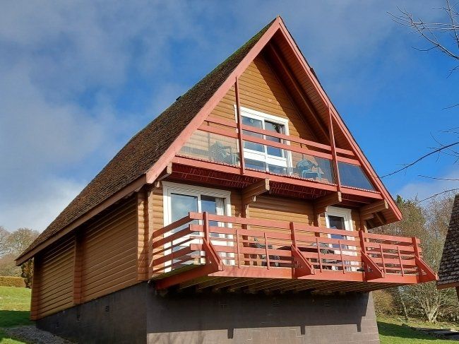 Holiday Lodge
wooden holiday lodge
Log cabin
