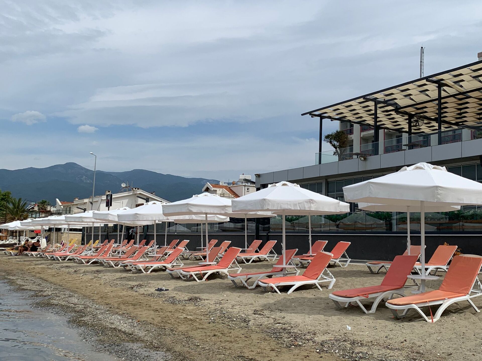 Hattuşa Beach, pool & beach 