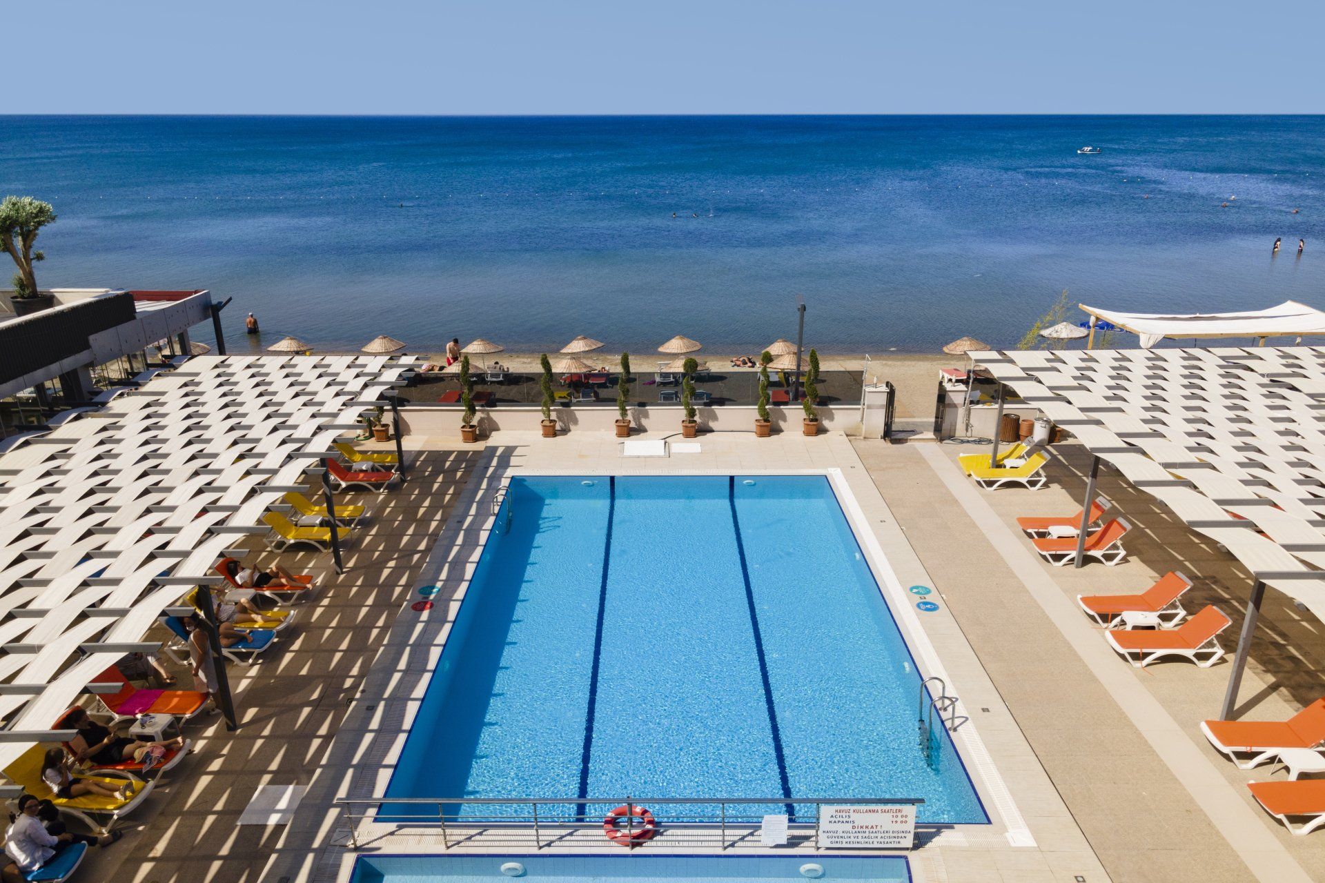 Hattuşa Beach, pool & beach 