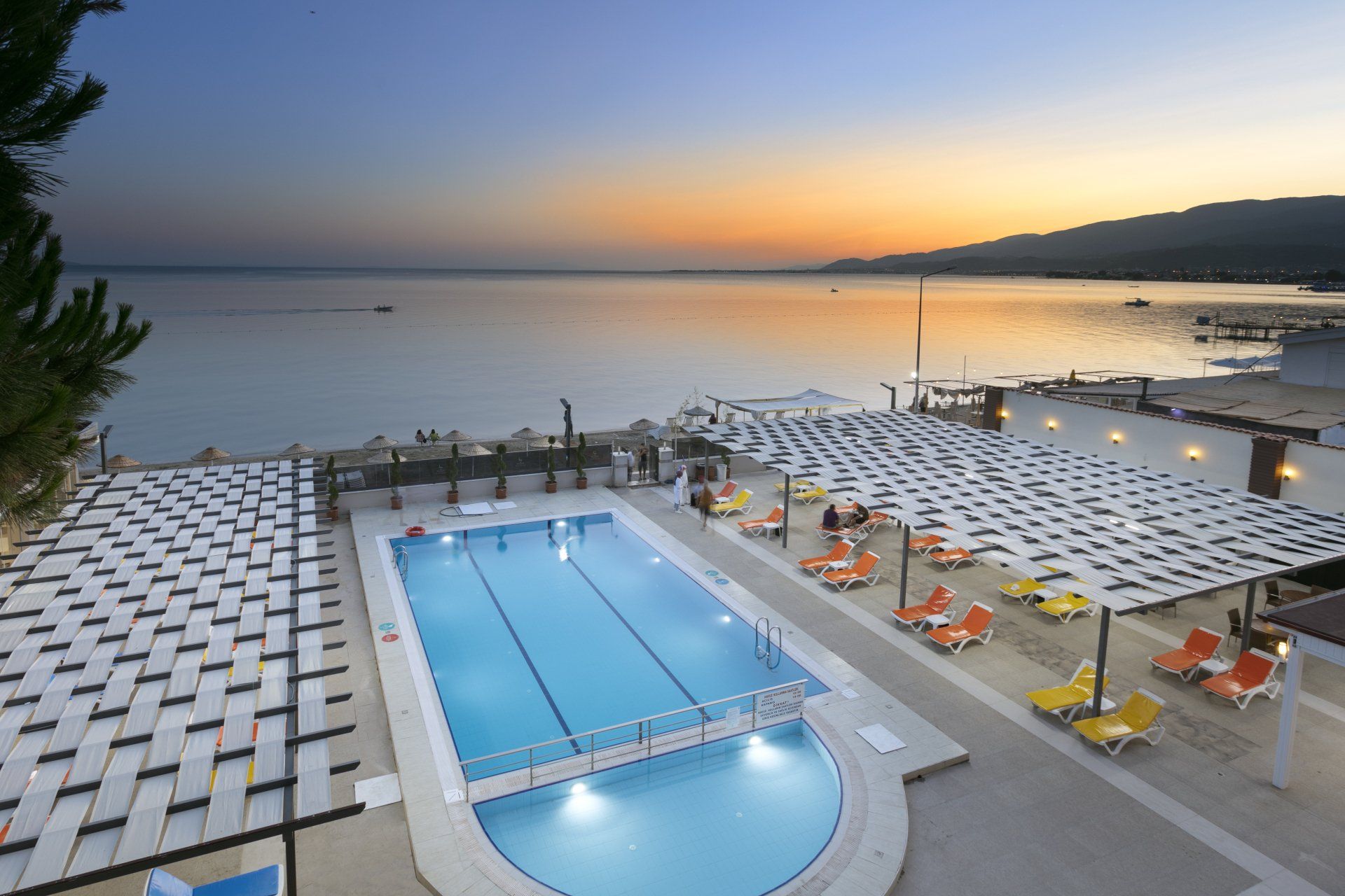Hattuşa Beach, pool & beach 