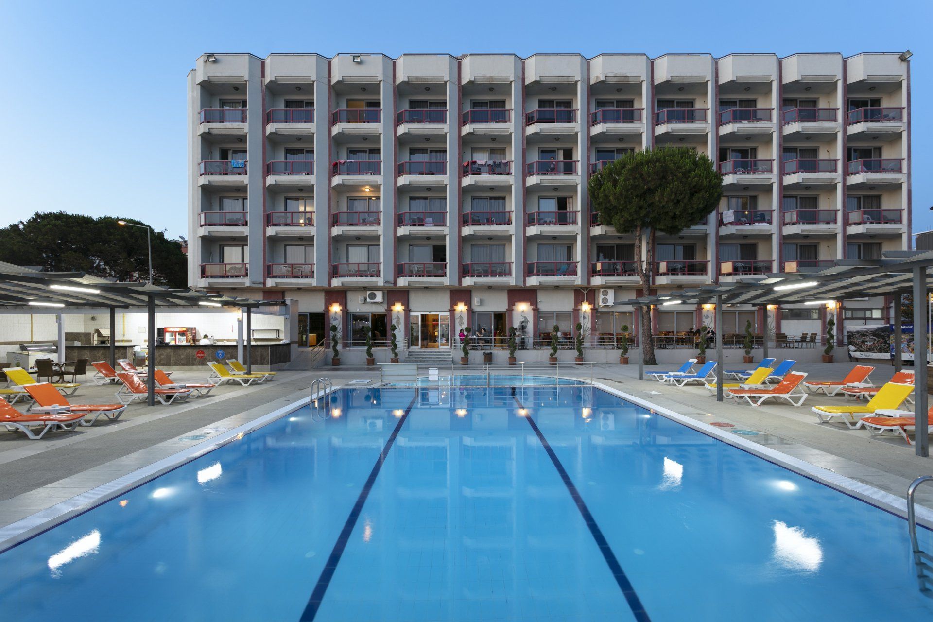 Hattuşa Beach, pool & beach 