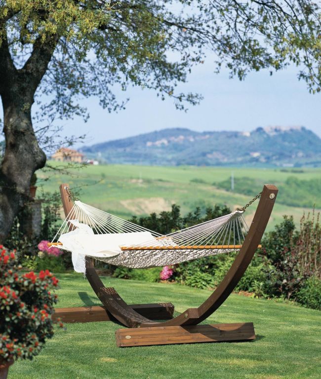 HAMMOCK WITH SUPPORT