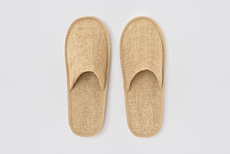 FELT SLIPPERS