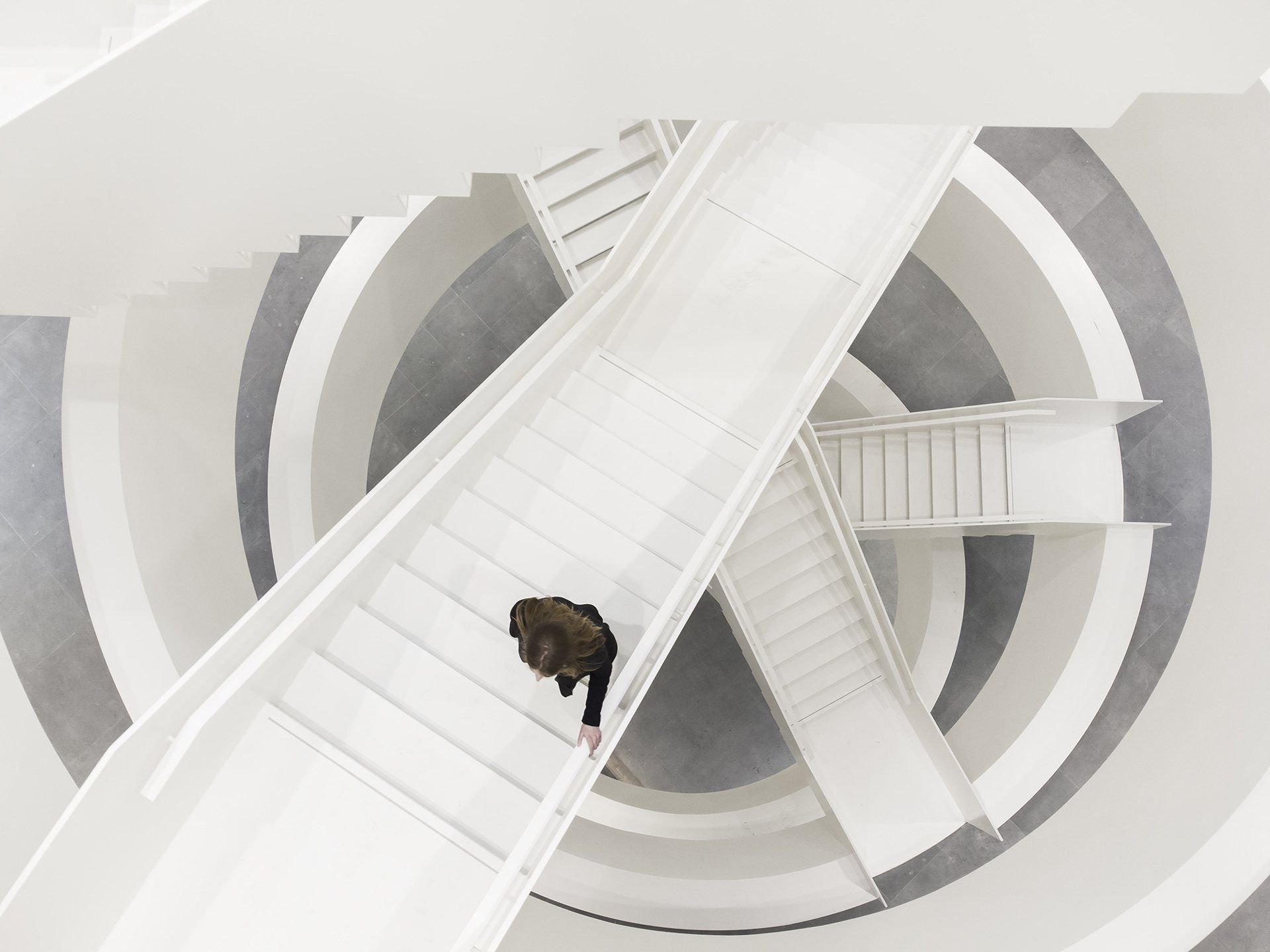 Het trappenhuis van de rechtbank Amsterdam