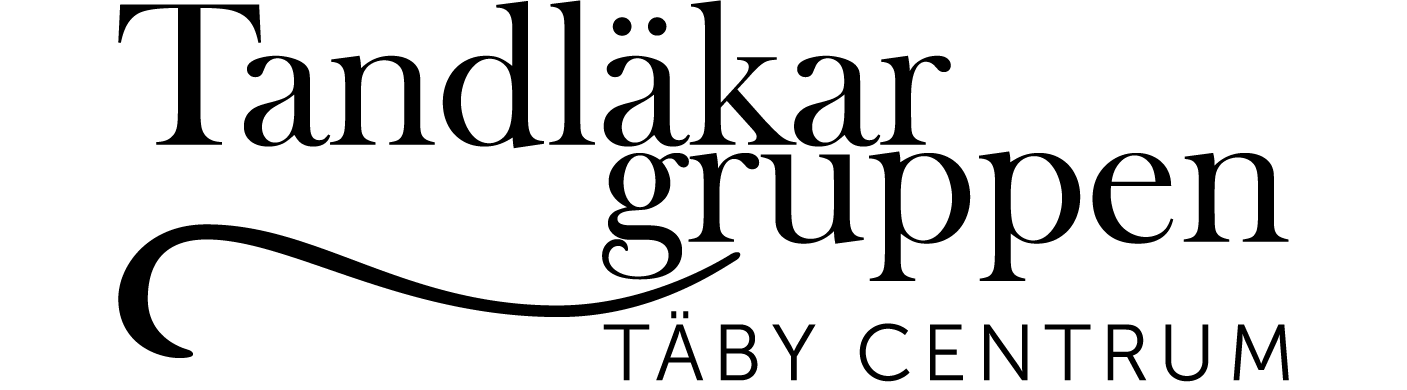 Logo for Tandläkargruppen Täby Centrum, svart text på vit backgrund