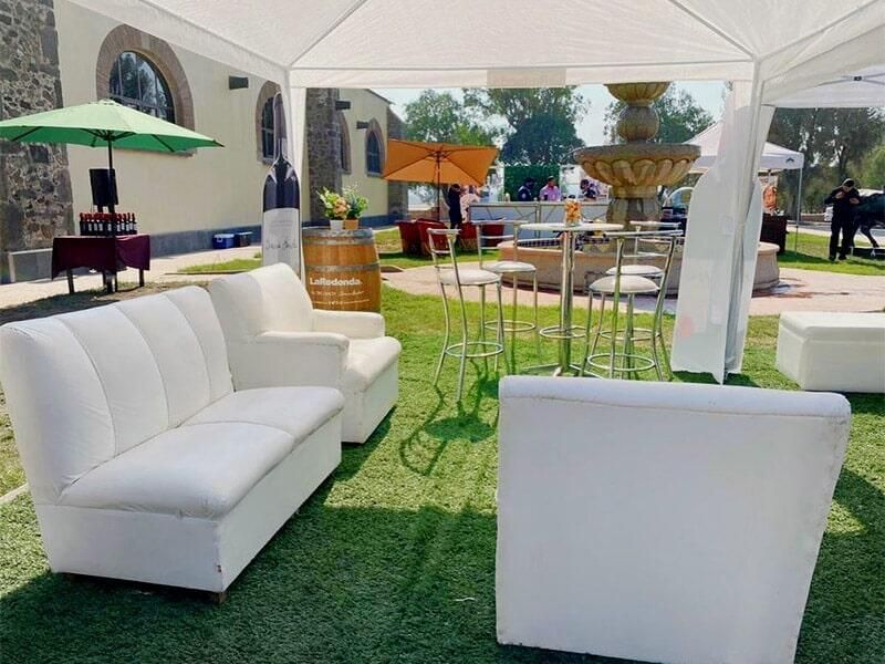 RENTA DE SILLAS Y MESAS PARA EVENTOS DOS DOS