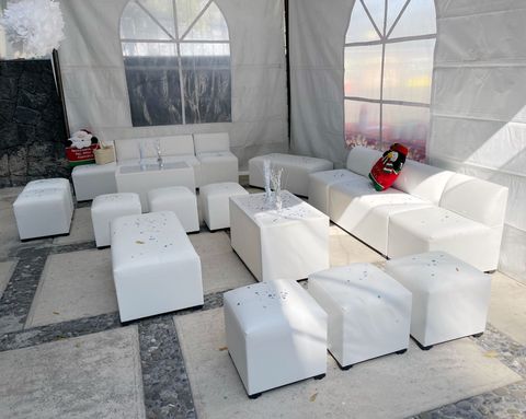 RENTA DE SILLAS Y MESAS PARA EVENTOS DOS DOS