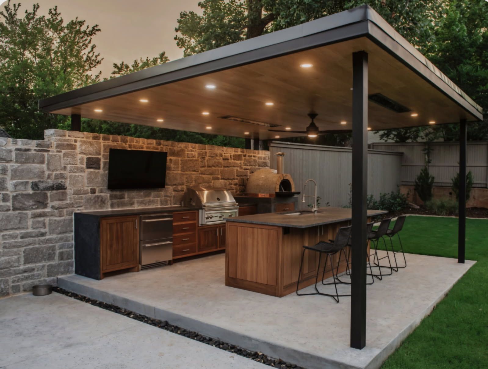 Backyard outdoor kitchen