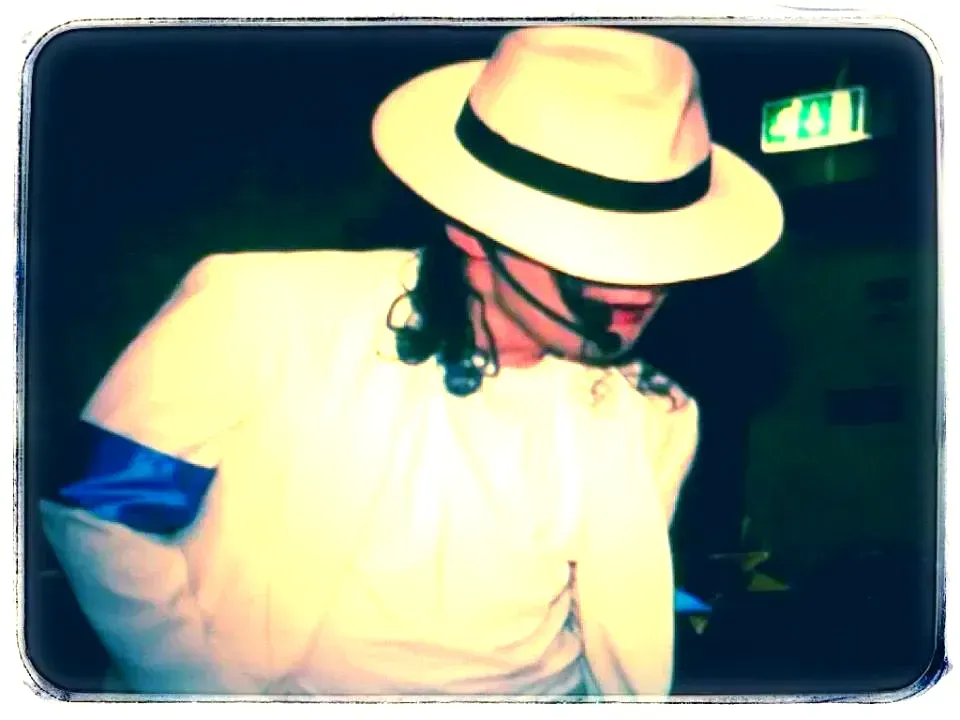 mj