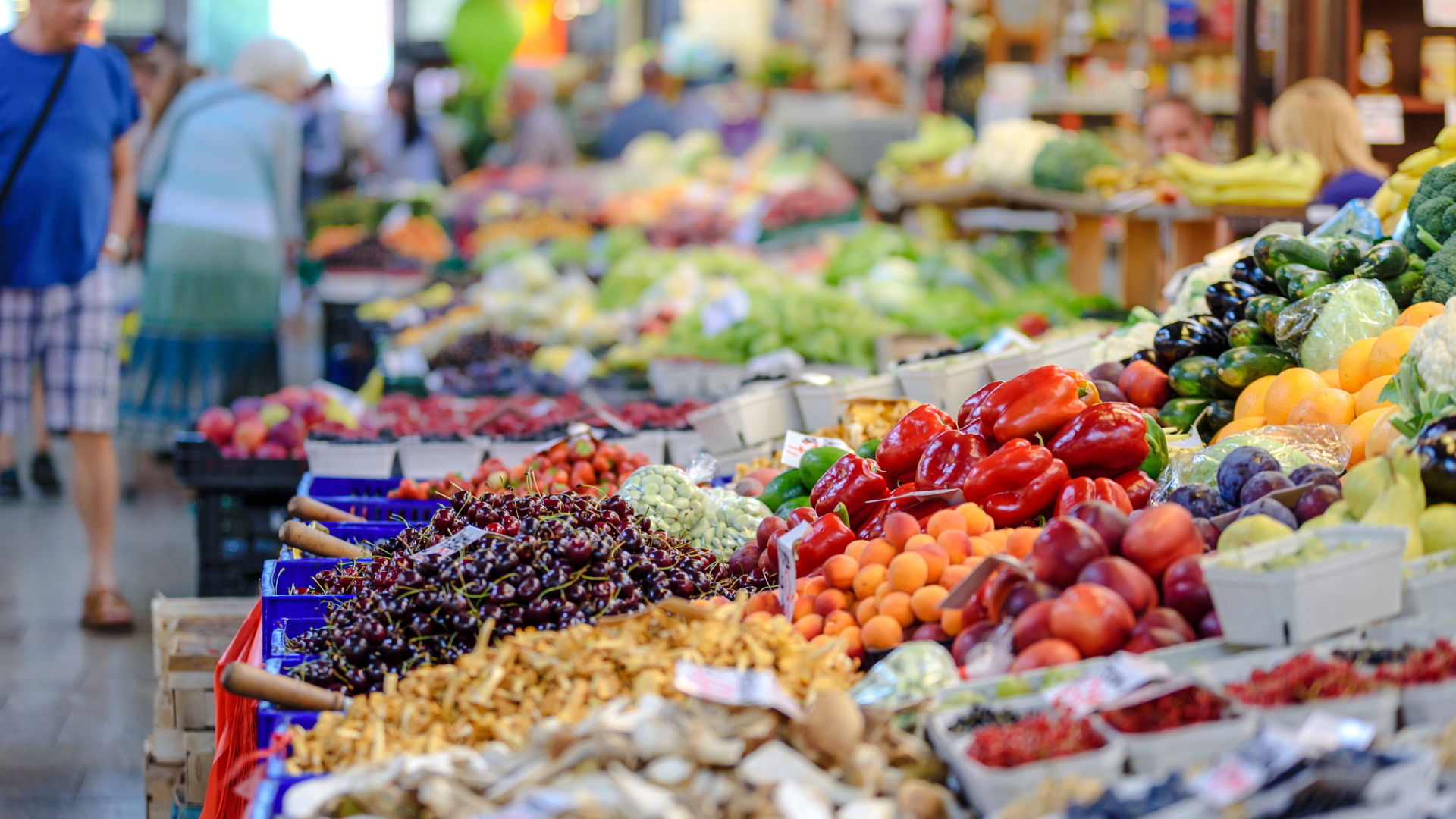 The Ventura Farmers Market is a vibrant, local spot to discover fresh produce, artisanal goods, and food trucks serving delicious bites. Held regularly, the market features a wide array of locally grown fruits and vegetables, handmade products, and unique treats. It&rsquo;s a great place to support local farmers and artisans while enjoying the lively atmosphere. Whether you&rsquo;re looking for fresh ingredients or just a fun outing, the Ventura Farmers Market is a must-see.