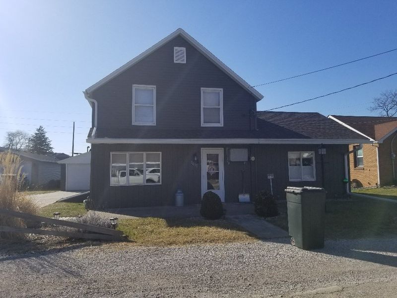 Large House Windows — Oglesby, IL — H & S Contracting Inc.