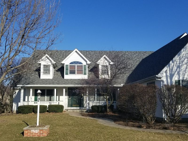 Large White House — Oglesby, IL — H & S Contracting Inc.