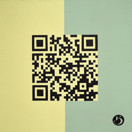 Eine Arbeit der Künstlerin Benita von Wendt die einen dunkelblauen QR-Code auf gelb und grünem Hintergrund zeigt, der mit einem animierten Text verlinkt ist.