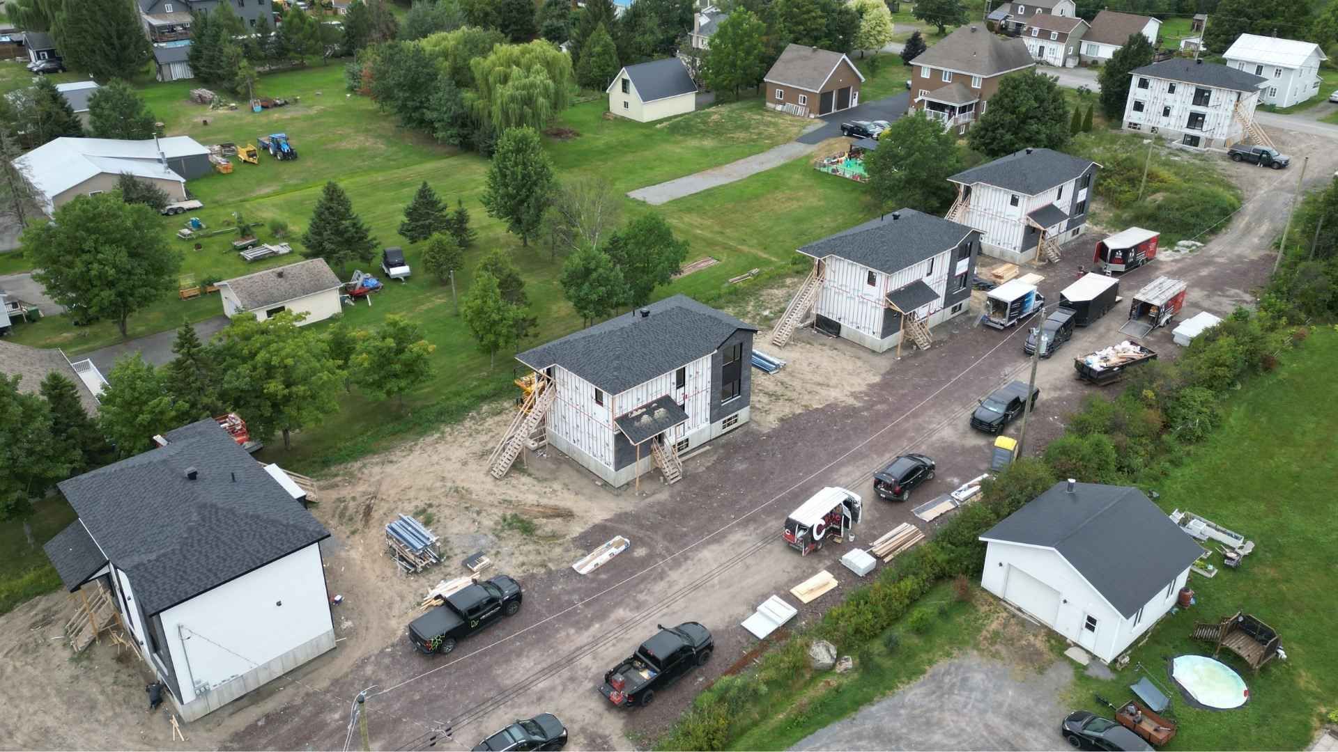 Le logo des constructions ldm inc. est affiché sur un fond blanc.