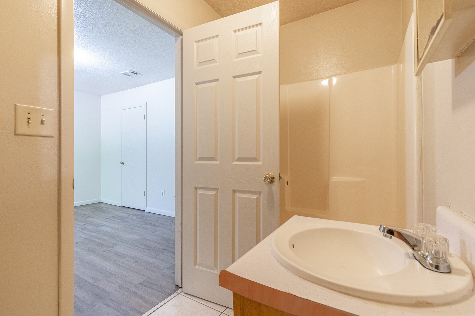 Riviera Place Apartments