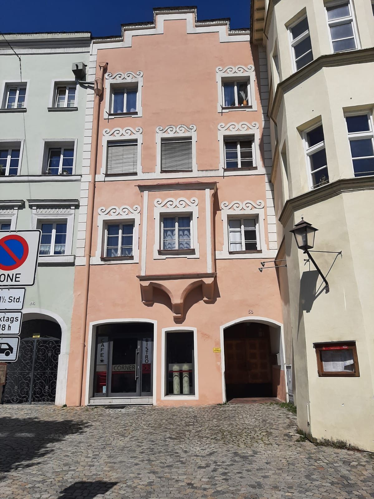 FRAU SCHRECK @ STADTPLATZ 53, BURGHAUSEN