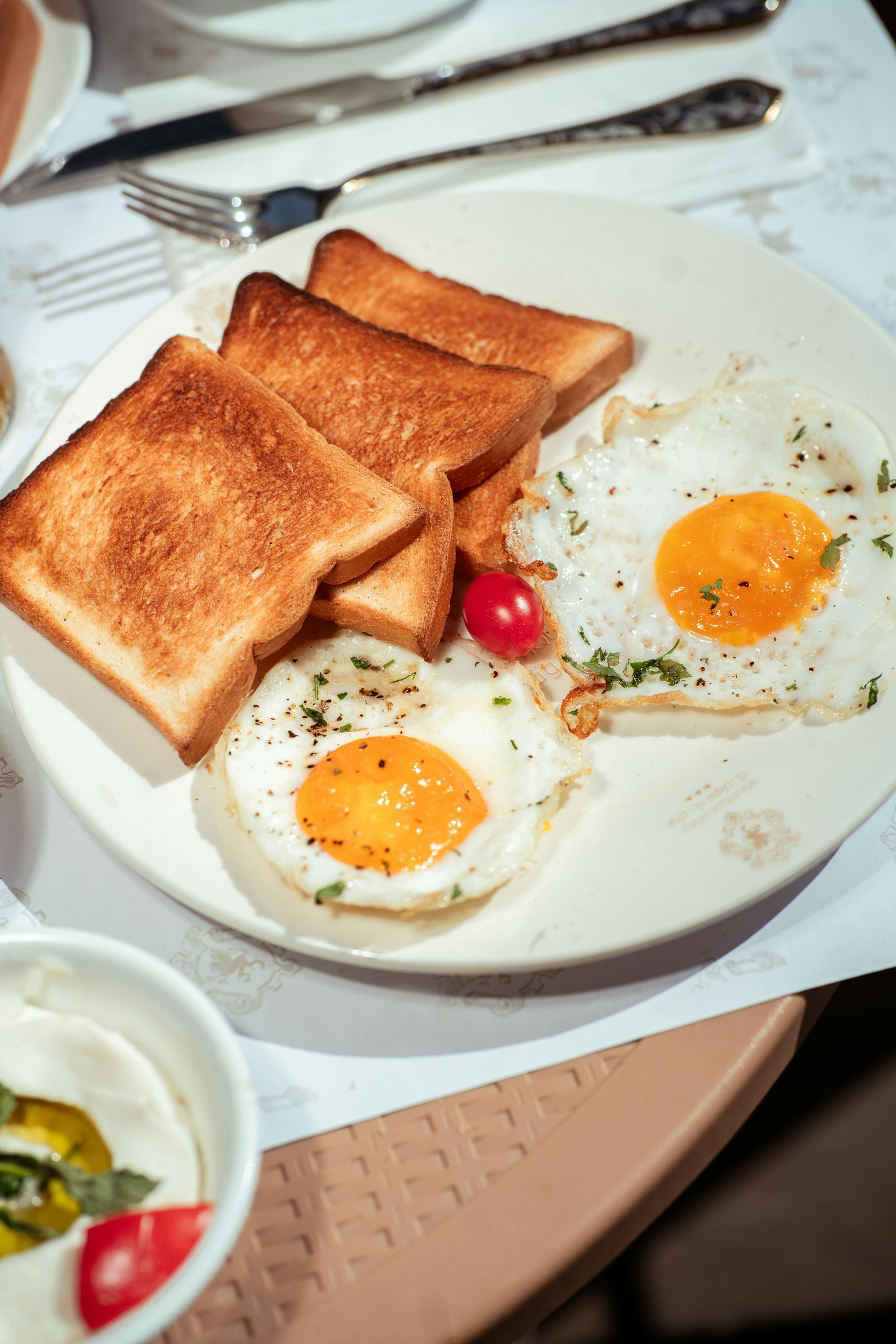 Eggs & Breakfast Classics