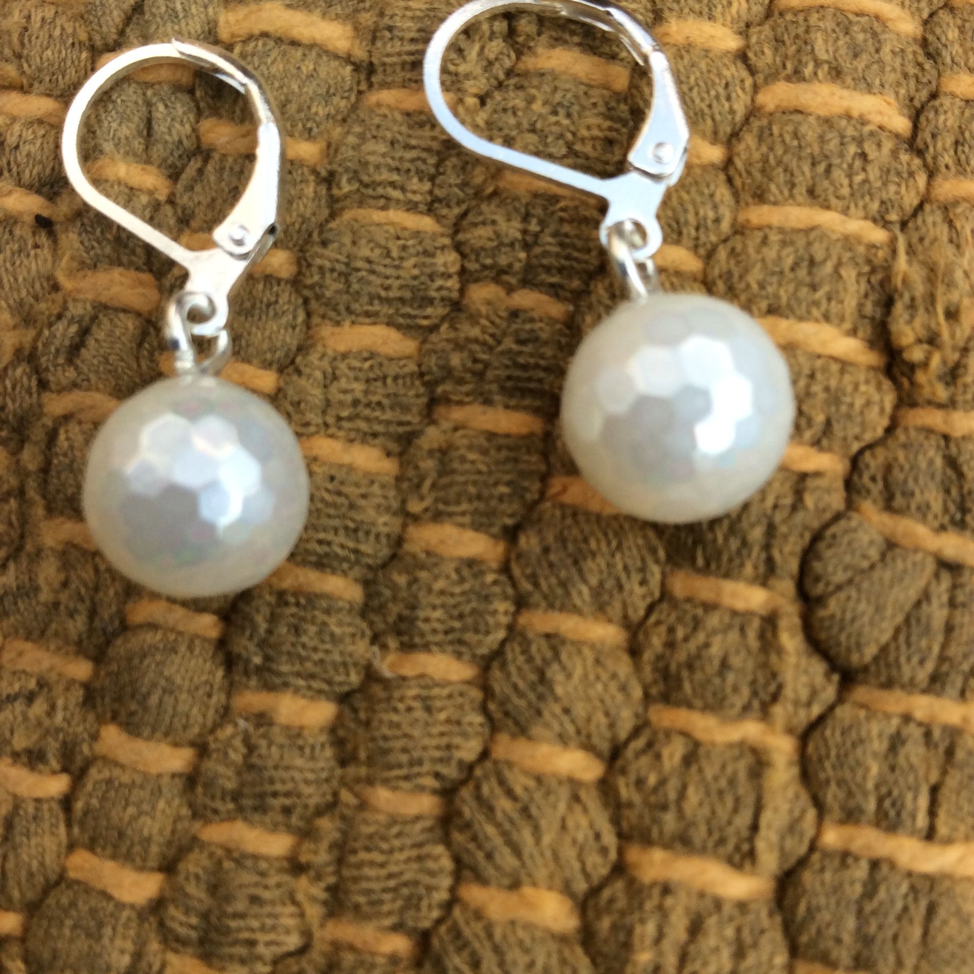 Freshwater pear earrings