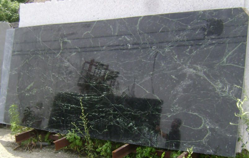 Vermont Antique Serpentine Stone - Monument Close-up