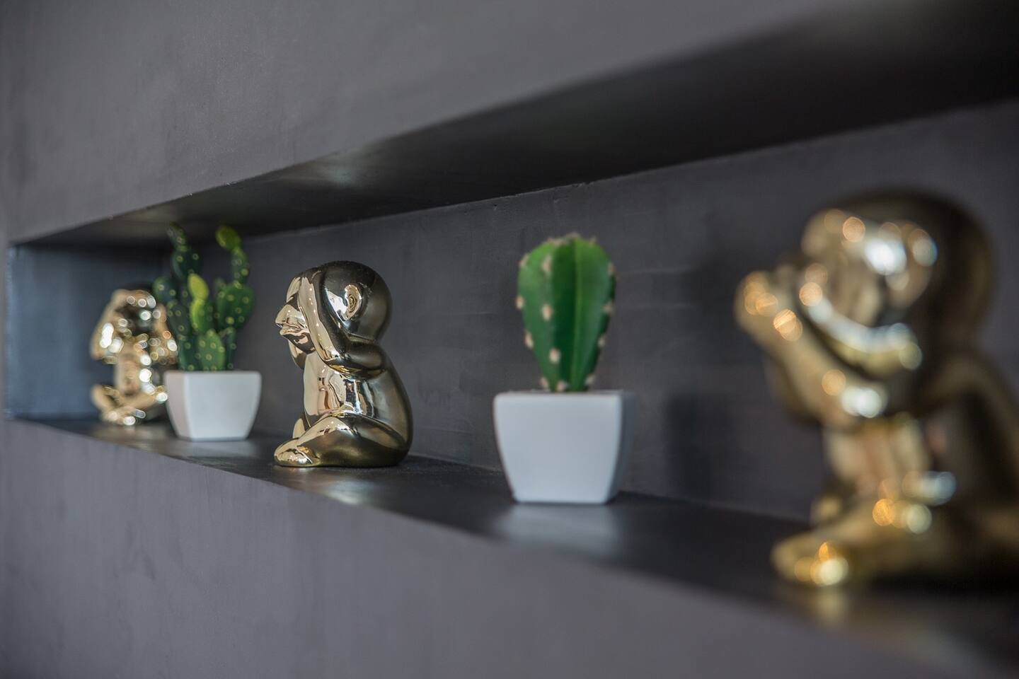 Statuettes