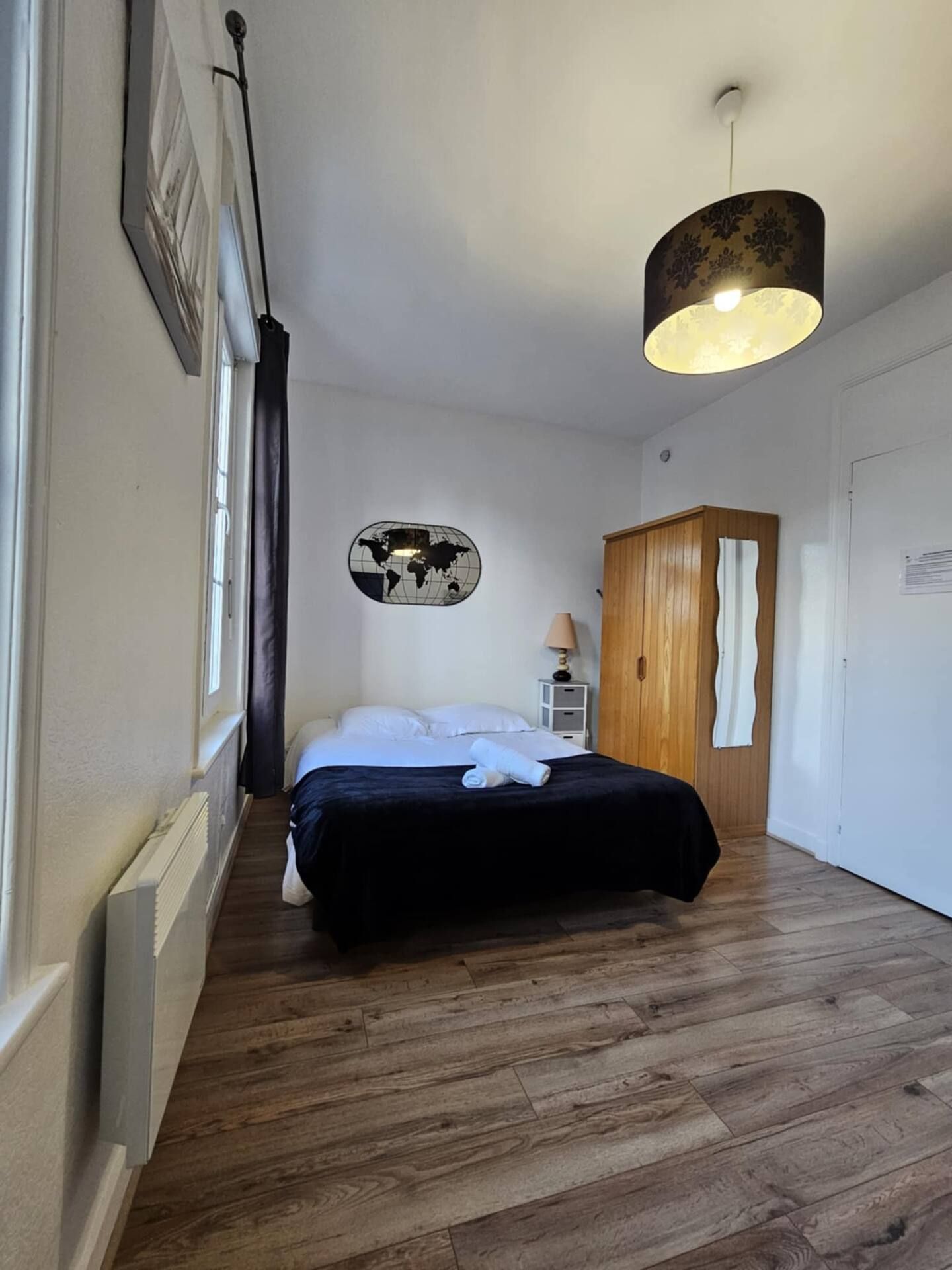 chambre avec lit double