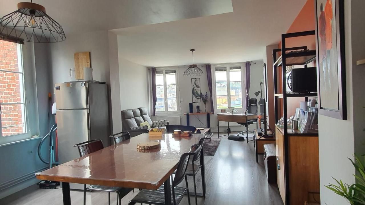 Séjour salon avec table à manger