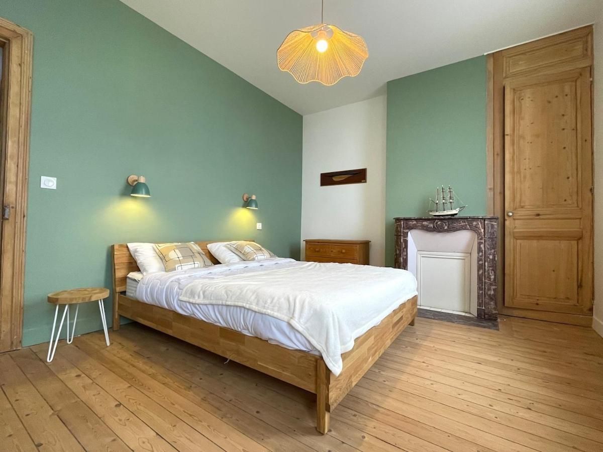 Chambre avec lit double