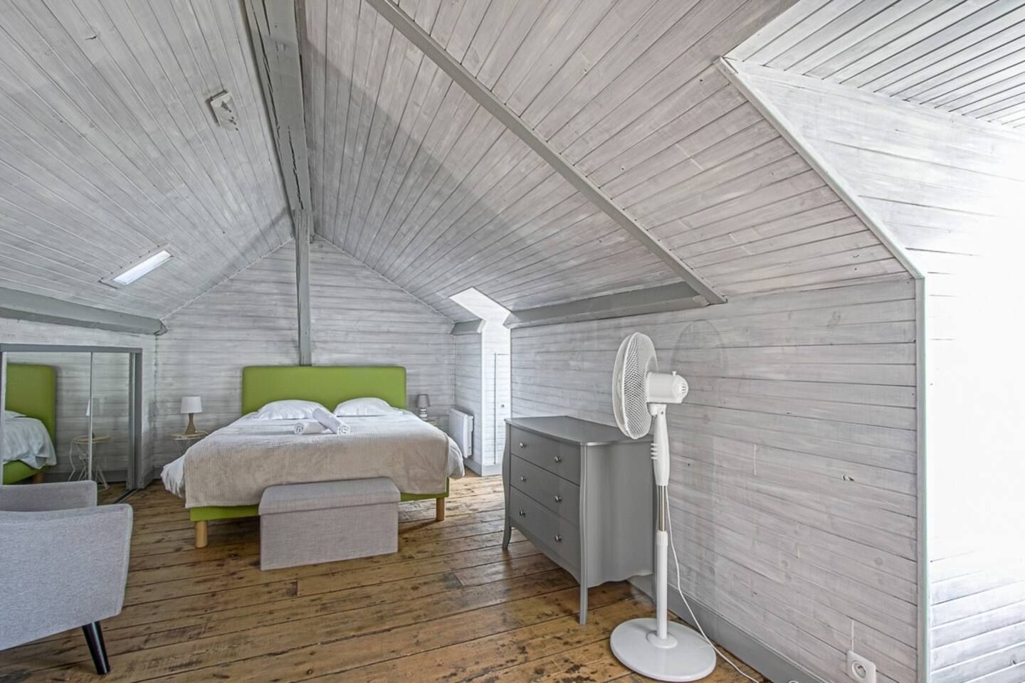 Chambre étage lit double