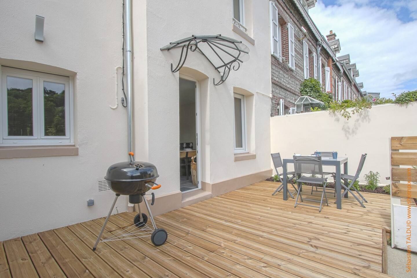 Terrasse bois barbecue