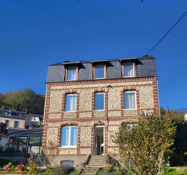 Vue extérieure du gite le sémaphore à Fécamp