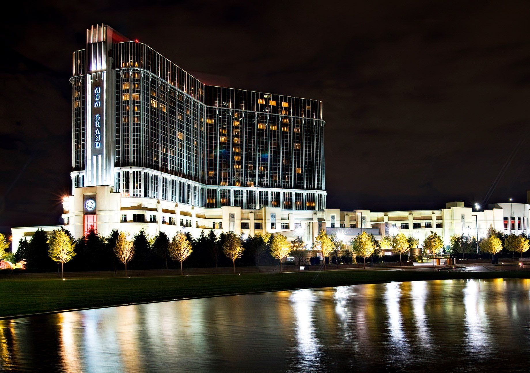 MGM Grand Detroit Casino Bus Trip by New Wave Limousine and ROLLER COACH & TOURS, Inc.