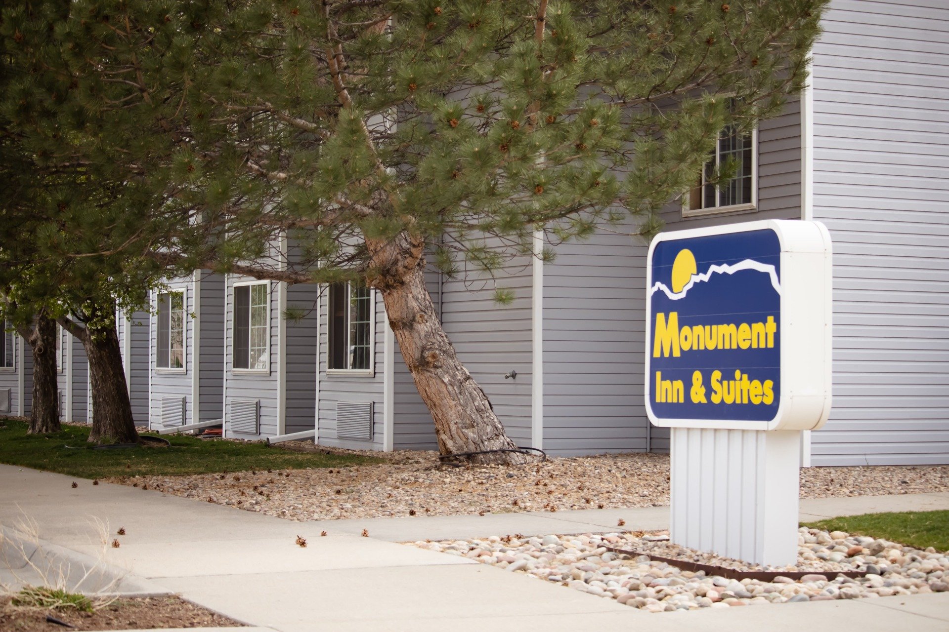 About the Hotel in Gering NE & Scottsbluff NE Monument Inn & Suites