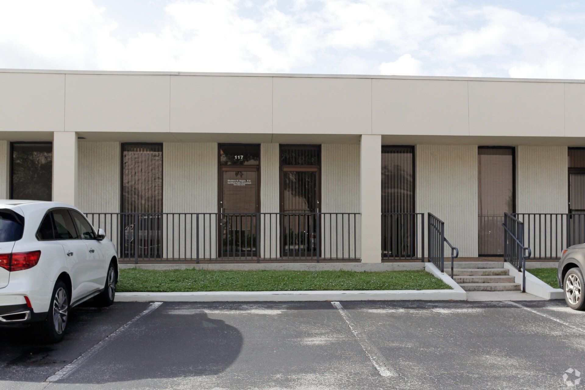 95 Office Park Front Entrance