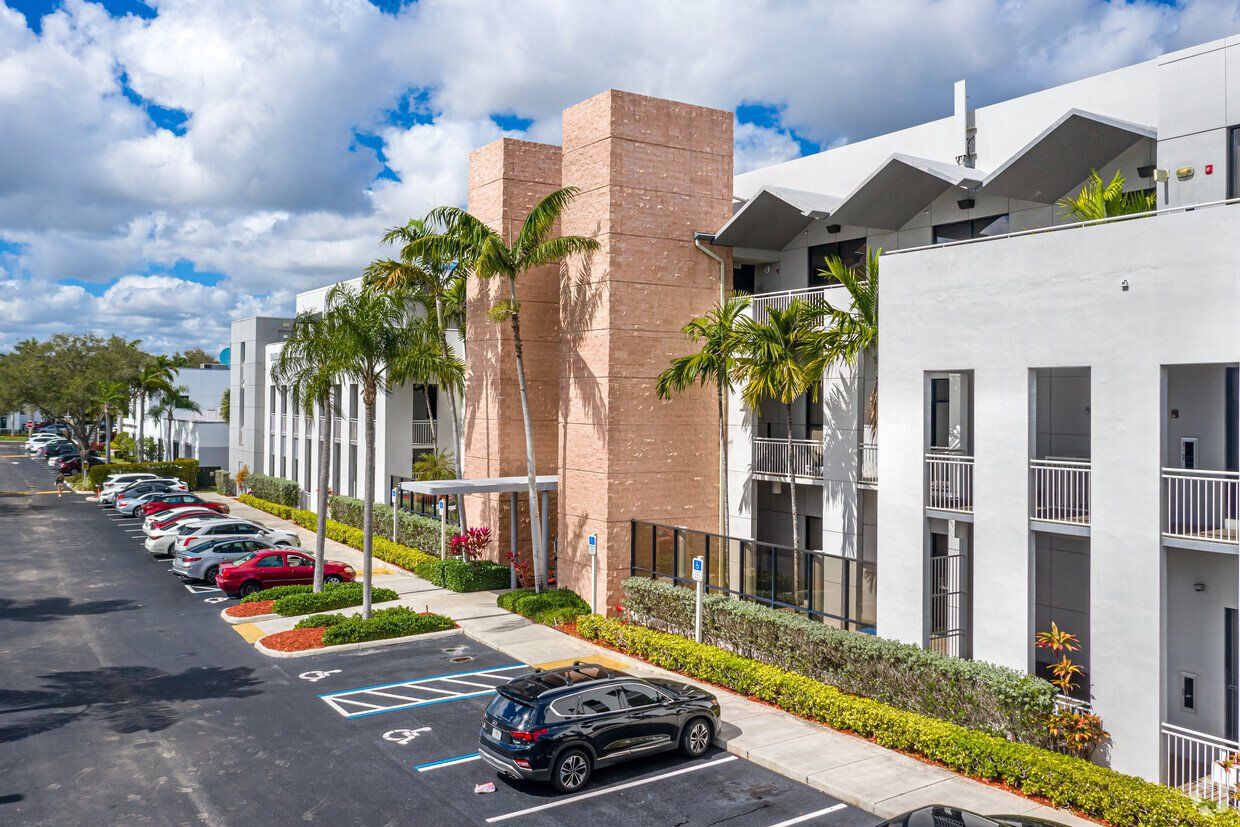 Emerald Lake Plaza Side View with Parking Lot