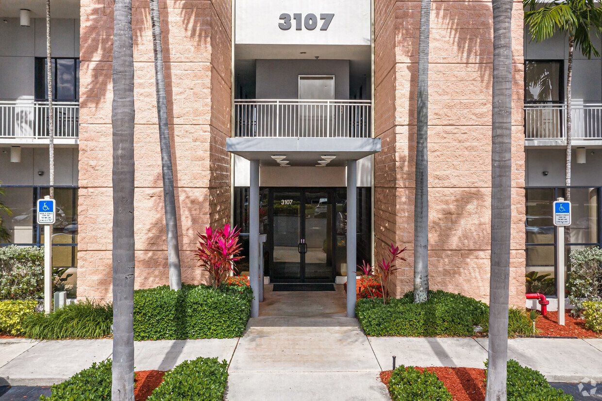 Emerald Lake Plaza Front Entrance