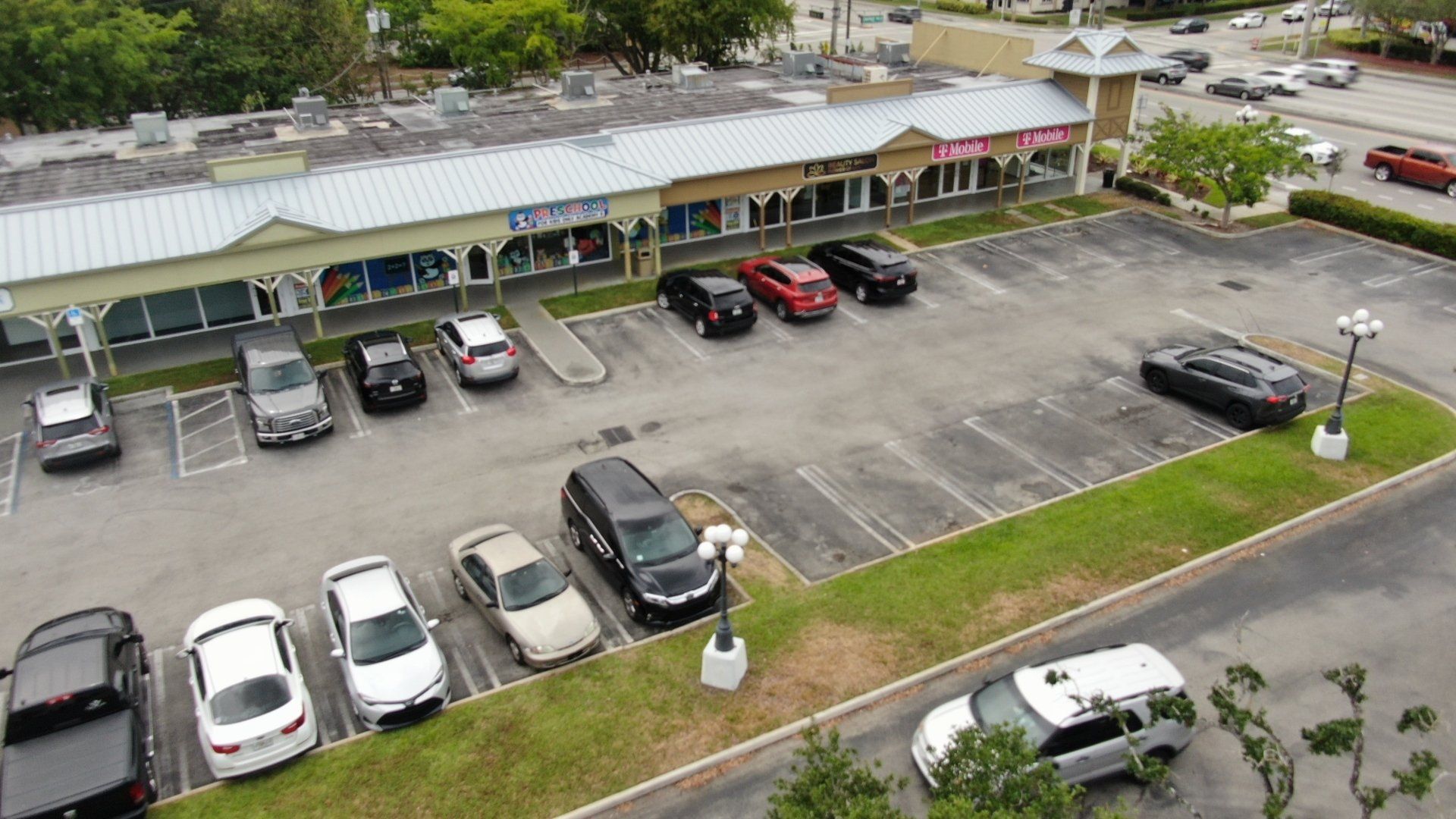 Lincoln Park Plaza Parking Lot