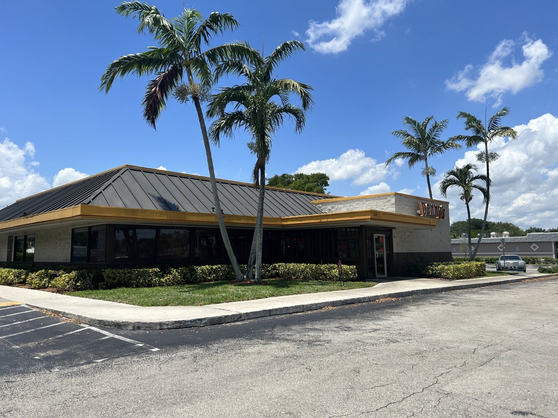 University Plaza - Denny's
