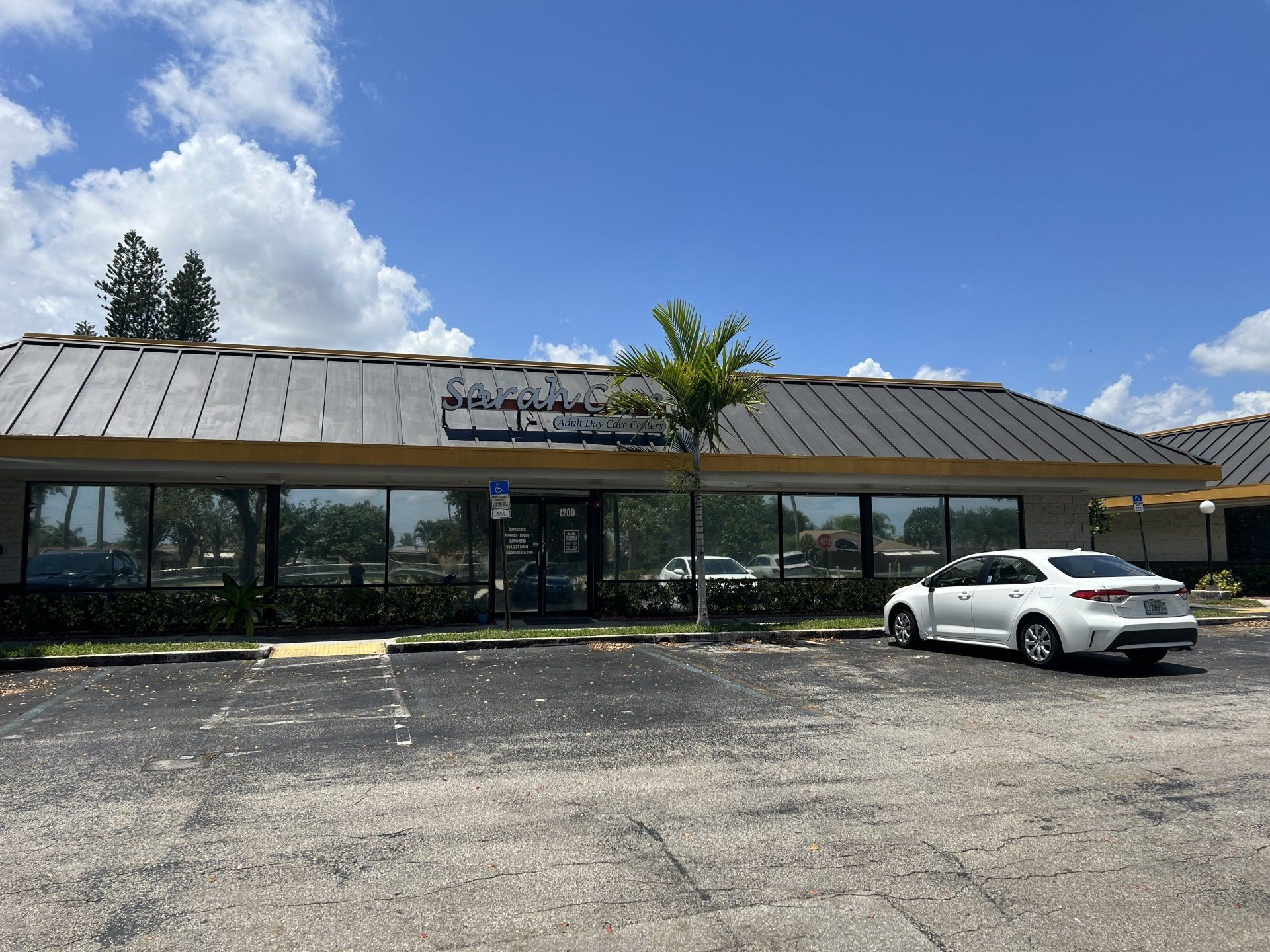 University Plaza - Restaurant