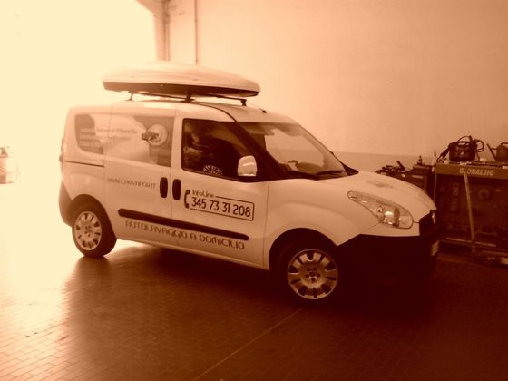 Furgone per pulizia interni auto a Prato