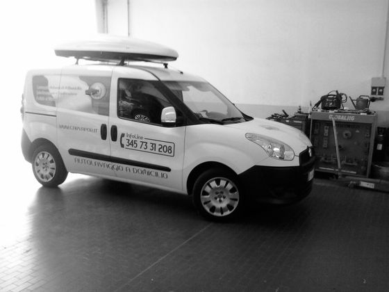 Furgone per pulizia tappezzeria auto in provincia di Prato